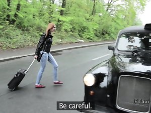 Czech babe bangs in taxi for free ride