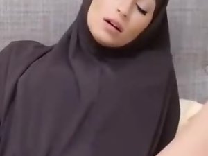 Arab Hijabi Whore Cum Webcam