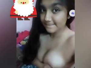 Aditi Nanda boobs show