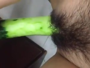 indoesian girl masturbation use cucumber