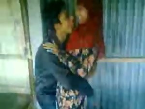 Desi Hindu BF kisses Fucks Muslim girl Afeena in Colg Class