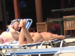 Nice ass at Hotel pool. Am Pool auf Rhodos 