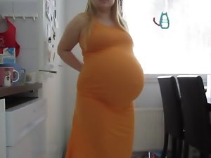 My huge pregnant belly at weeks 38+5
