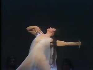 Naked dance in opera
