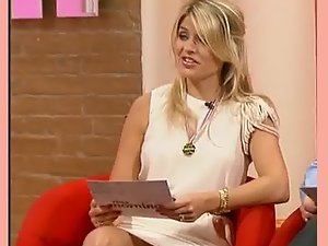 HOLLY WILLOUGHBY UPSKIRT